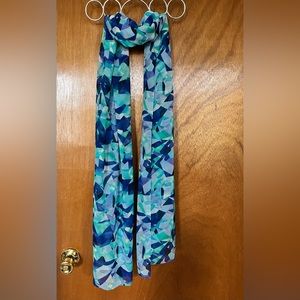 Lightweight scarves